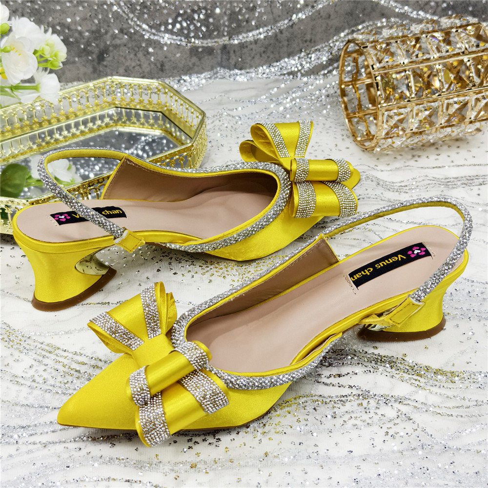 Elegant Yellow Satin Rhineston - đánh giá và giá Party Favor Bag
